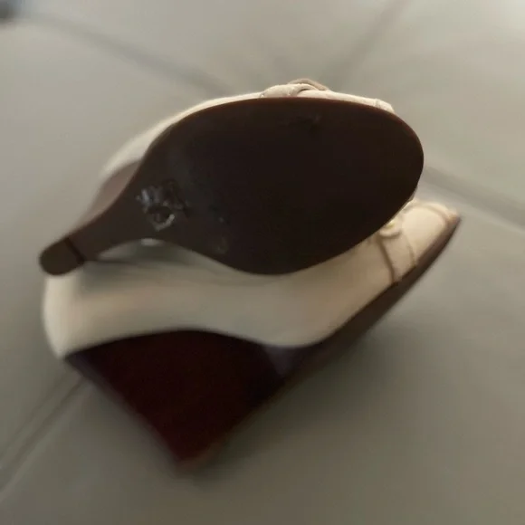 Tory Burch Cream Flats with Gold Accents - Picture 3 of 5